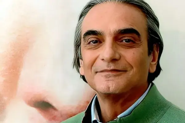 عکسی تلخ و عاشقانه از همایون ارشادی با همسرش