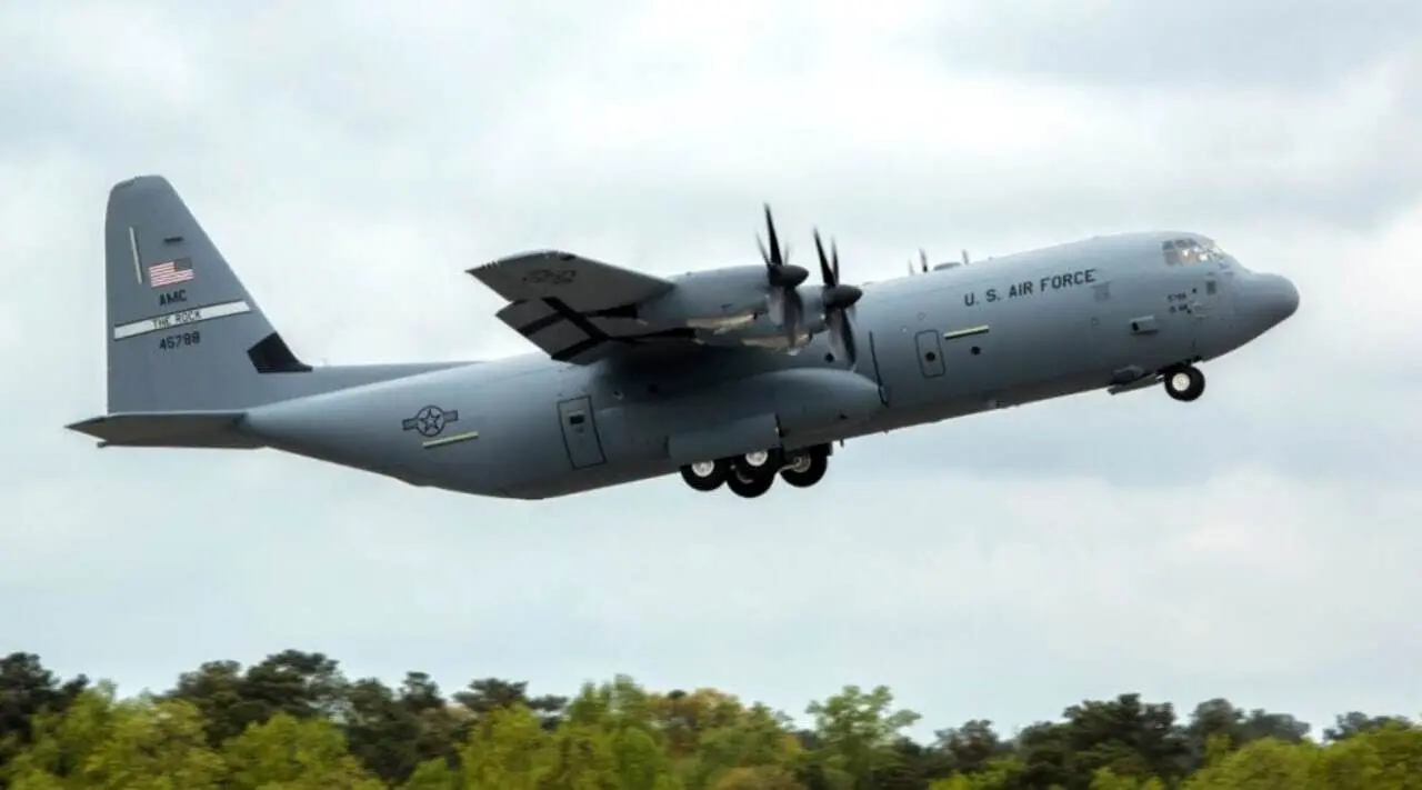 هواپیمای پشتیبانی ۱۳۰  آمریکا توسط یگان تکاوری پلیس منهدم شد