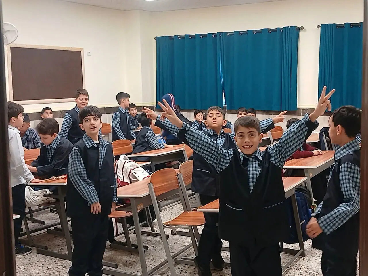 زنجان،آموز،دانش،اورژانس،دست،بيمارستاني،پسر