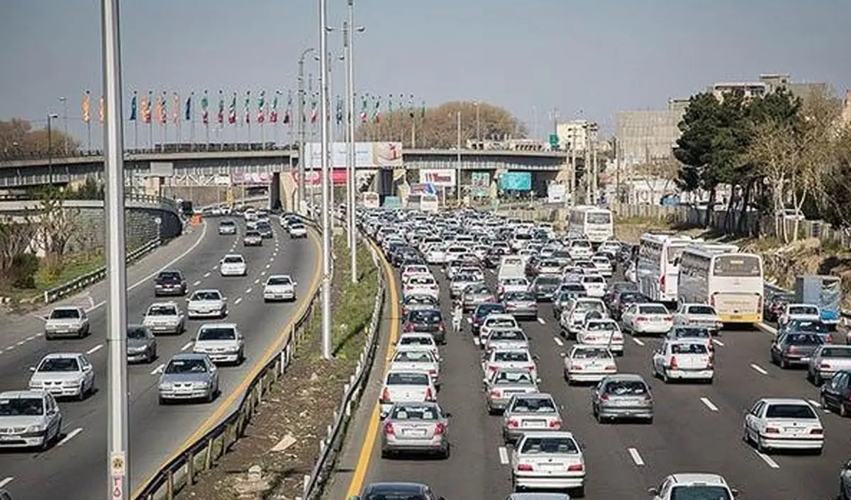 آخرین وضعیت جوی و ترافیکی جاده‌های کشور؛ ترافیک پرحجم در چالوس و هراز