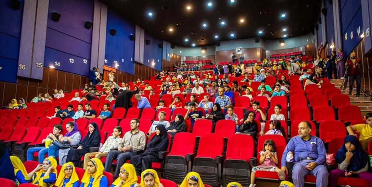 مصوبه جدید مجلس برای جوانی جمعیت؛ بلیت سینما برای خانواده‌های سه فرزندی نیم بها می‌شود