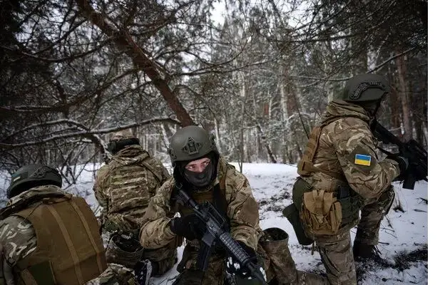 ویدئویی دیدنی از مبارزه چتربازان روسی با نیروهای اوکراینی