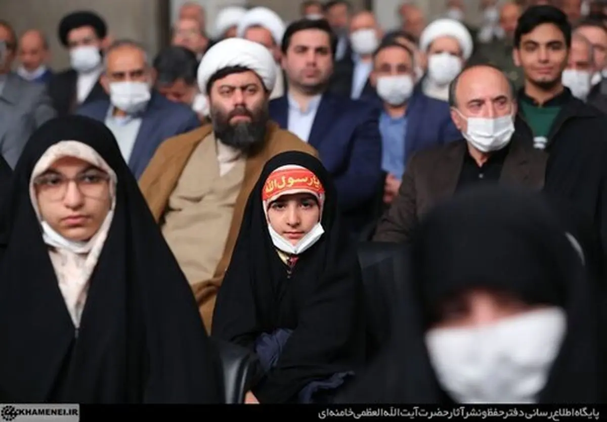 تصویر | دختر امام(ره) در دیدار رهبر انقلاب با مسئولان نظام 