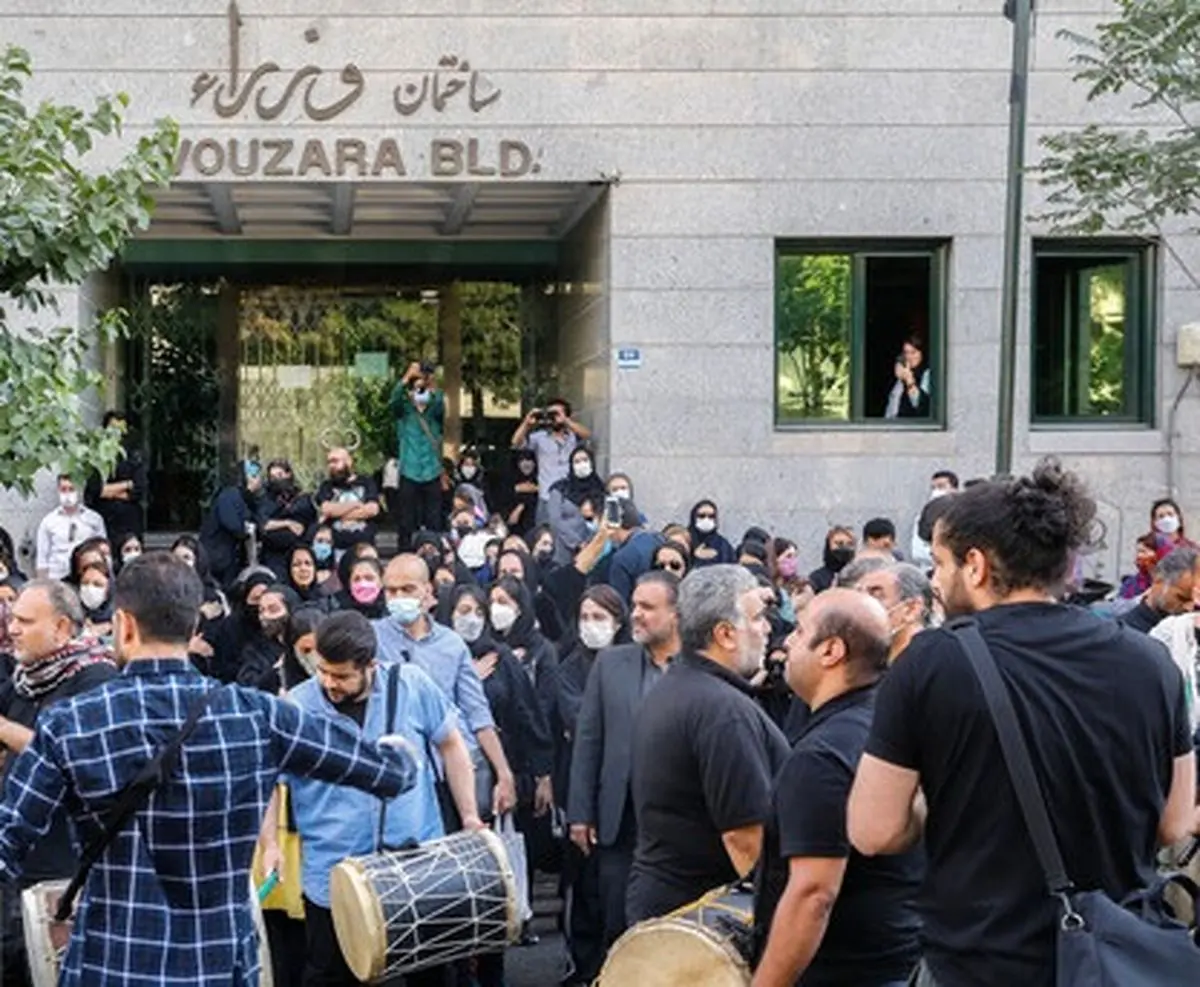 برگزاری مراسم یادبود جانباختگان ریزش ساختمان متروپل در تهران