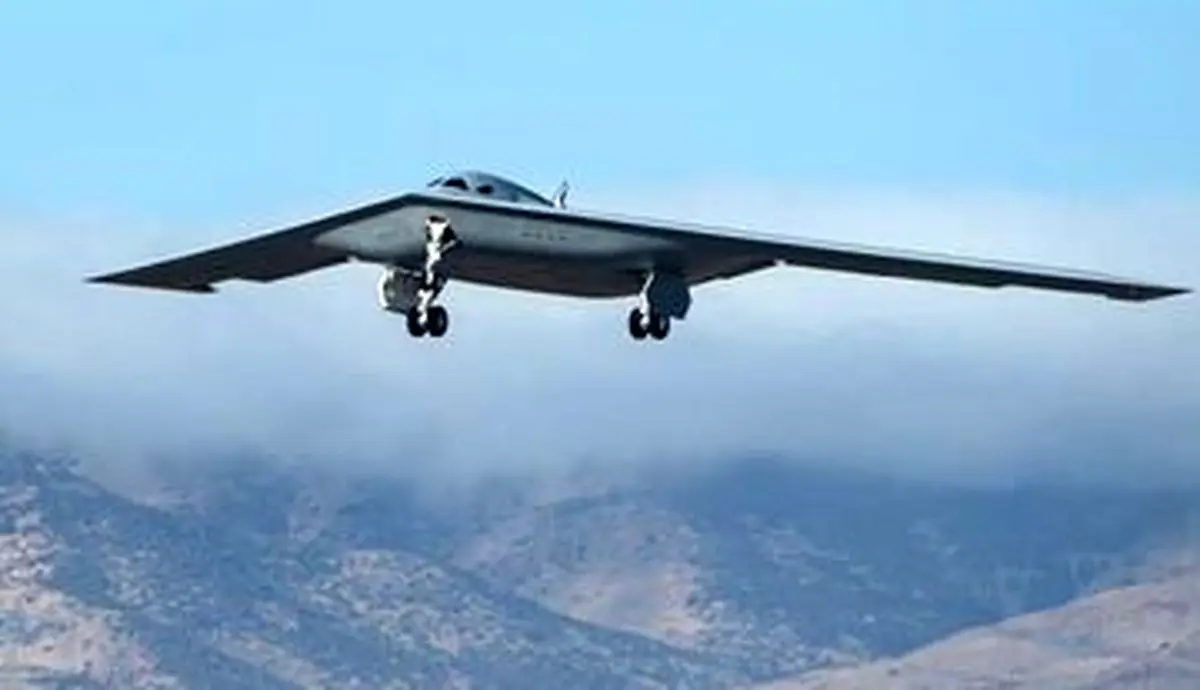 بمب‌افکن B-۲۱ مسلح شد + عکس