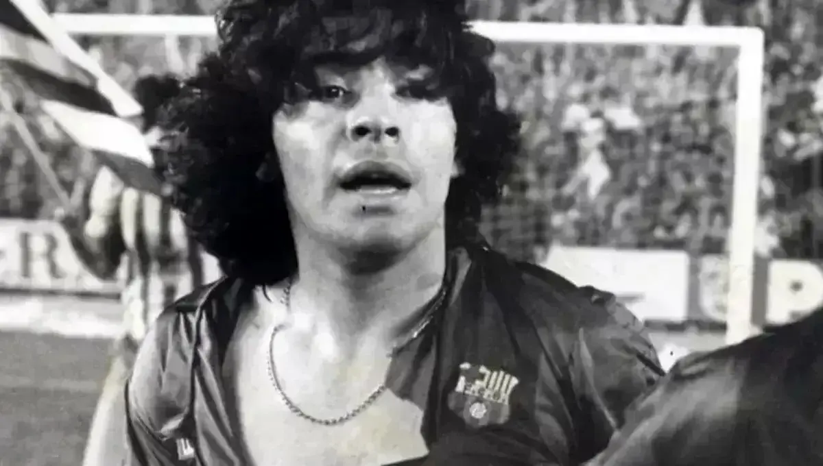 پیراهن پاره مارادونا به حراج گذاشته شد