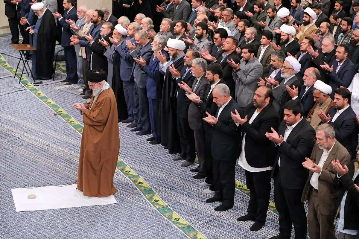 دیدار شاعران و اهالی فرهنگ و ادب فارسی با رهبر انقلاب+ تصاویر