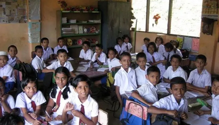 نبود کاغذ، امتحانات در سری‌لانکا را به تعطیلی کشاند