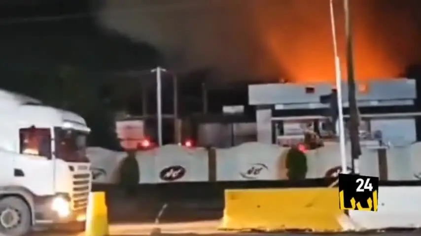 ببینید| مهار ۶۰ درصد آتش‌سوزی شرکت کاله