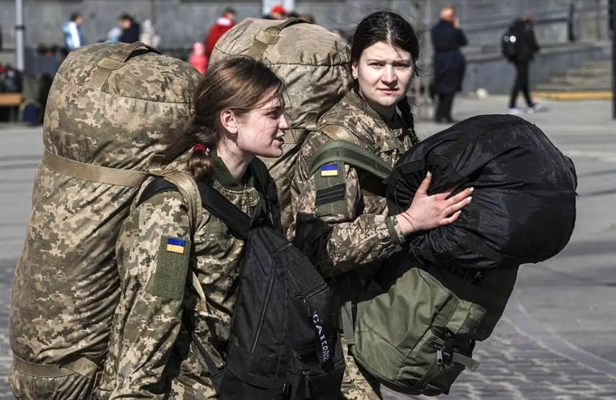 ببینید| زنان ارتش اوکراین دیگر نگران «چی بپوشیم» نخواهند بود! یونیفرم نظامی زنان چه تجهیزاتی دارد؟