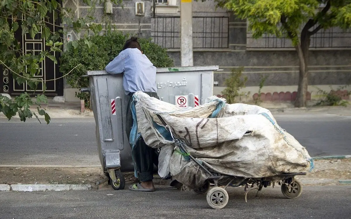 ادعای عجیب یک مقام مسئول: زباله‌گردها روزانه ۲ میلیون تومان درآمد دارند 
