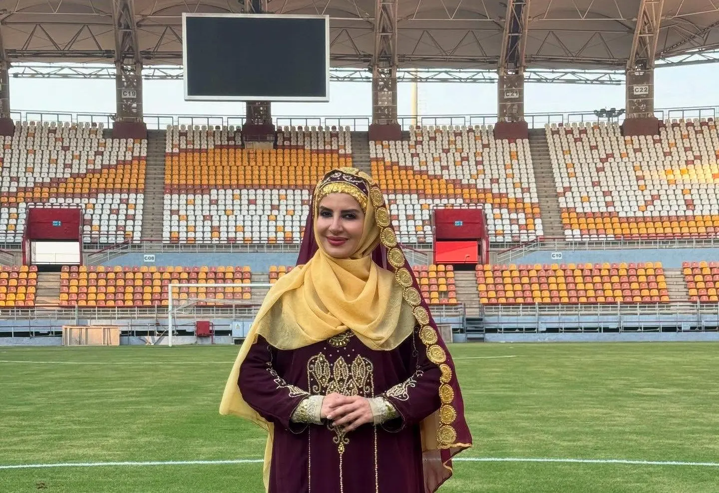 ماجرای حضور خاله شادونه در ورزشگاه فولاد چه بود؟