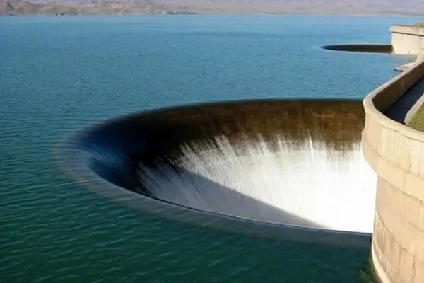 آبفا: امسال بارش‌ها کمتر از نصف حد نرمال بوده/حجم ذخیره سد کرج ۶.۵ و سد لتیان ۴.۵ میلیون مترمکعب است، این رقم در ۴۶ سال گذشته بی‌سابقه است