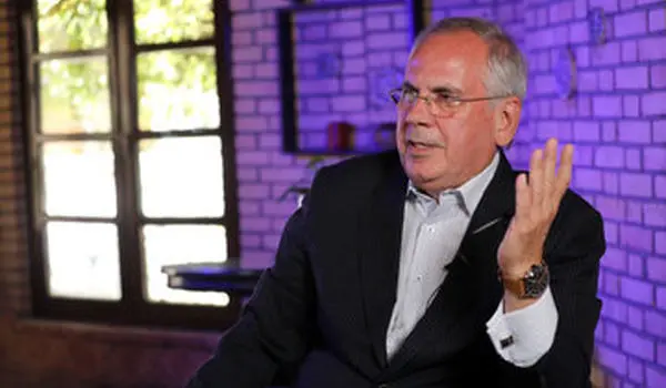 یک نقد به اظهارات «خطرناک» سریع‌القلم درباره تقسیم پست‌ها بین افراد متوسط رو به بالا؛ اقشار فرودست کار کنند تا سوگلی‌های آفتاب مهتاب ندیده مدیر و ارباب شوند!