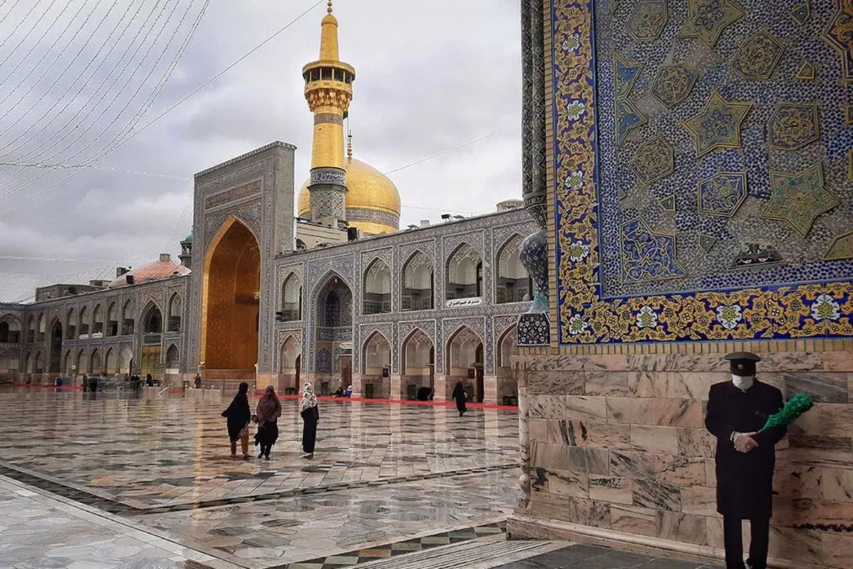 عکس داماد محمدرضا پهلوی در حرم رضوی خبرساز شد