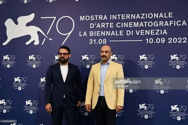 هومن سیدی و محسن تنابنده مقابل عکاسان جشنواره ونیز