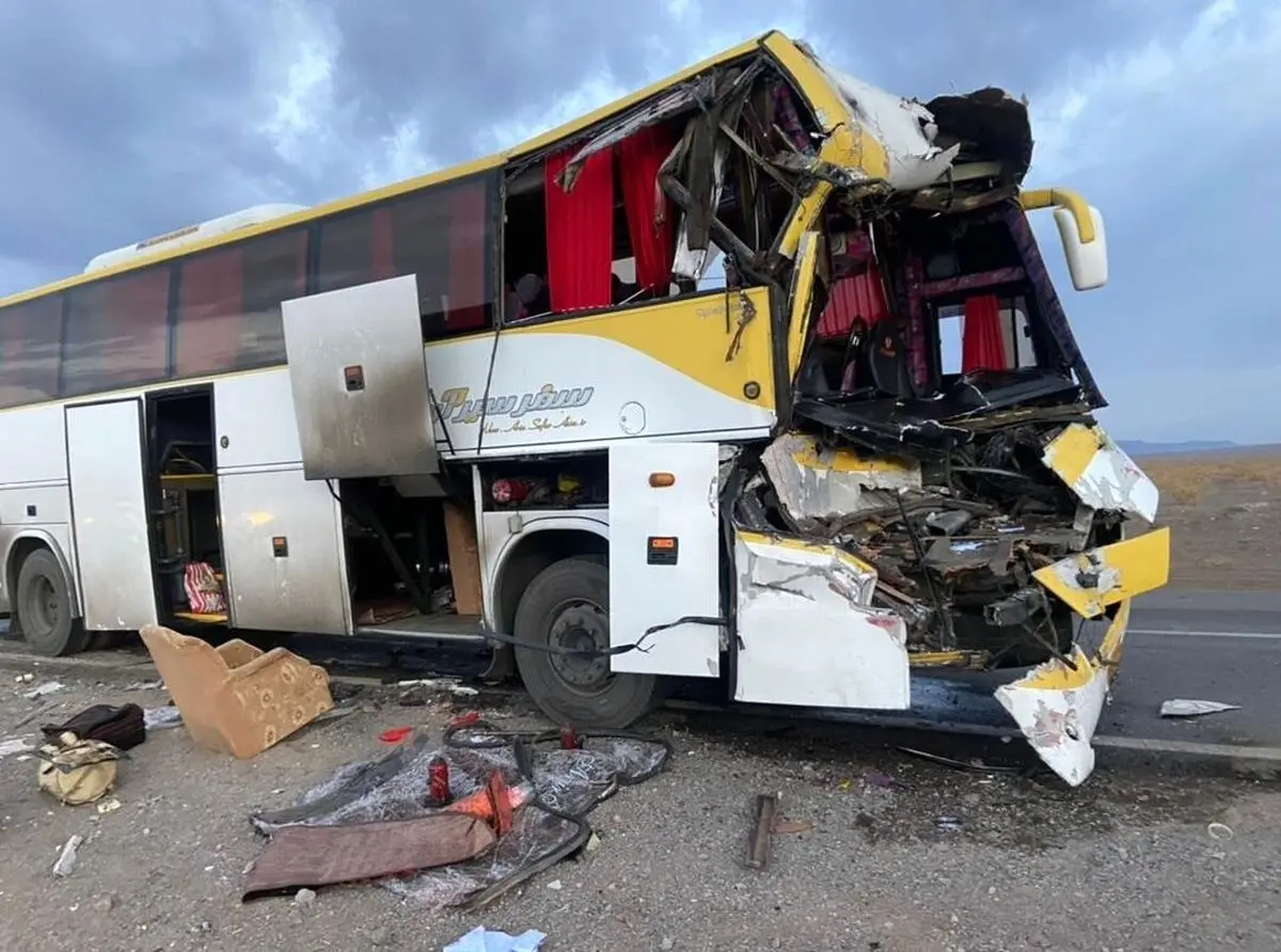 واژگونی اتوبوس تور گردشگری در قزوین؛ 2 نفر کشته شدند