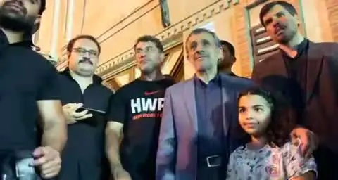 شلوغ‌کاری احمدی‌نژاد در شب شام غریبان امام حسین(ع)+ ویدئو