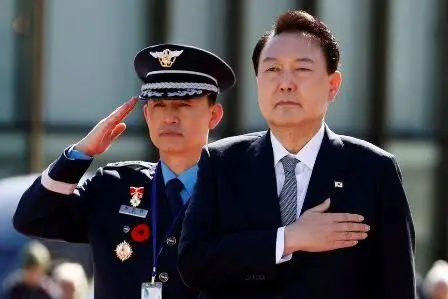 رئیس جمهور کره جنوبی با میکروفن روشن شروع به فحاشی کرد
