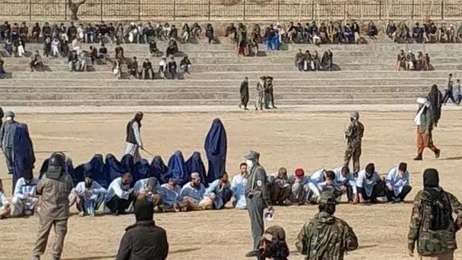 طالبان ۵۰ نفر از جمله هشت زن را در ملا عام شلاق زد