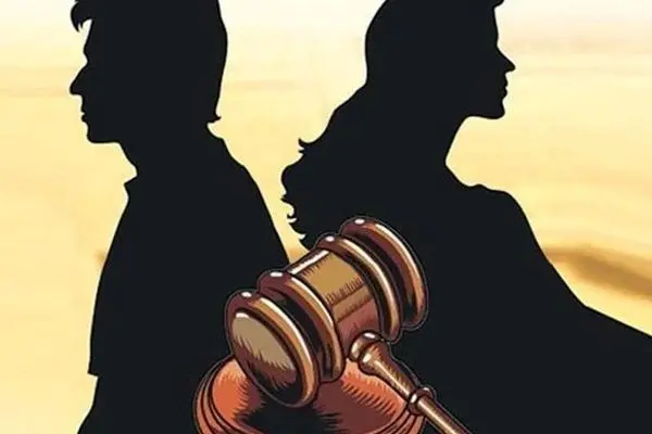 درخواست طلاق به خاطر خالکوبی‌های زن جوان