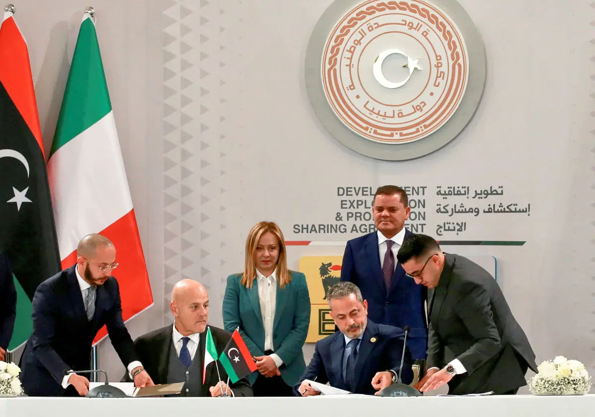 مانور اقتصادی استراتژیک ایتالیا در الجزایر و لیبی 