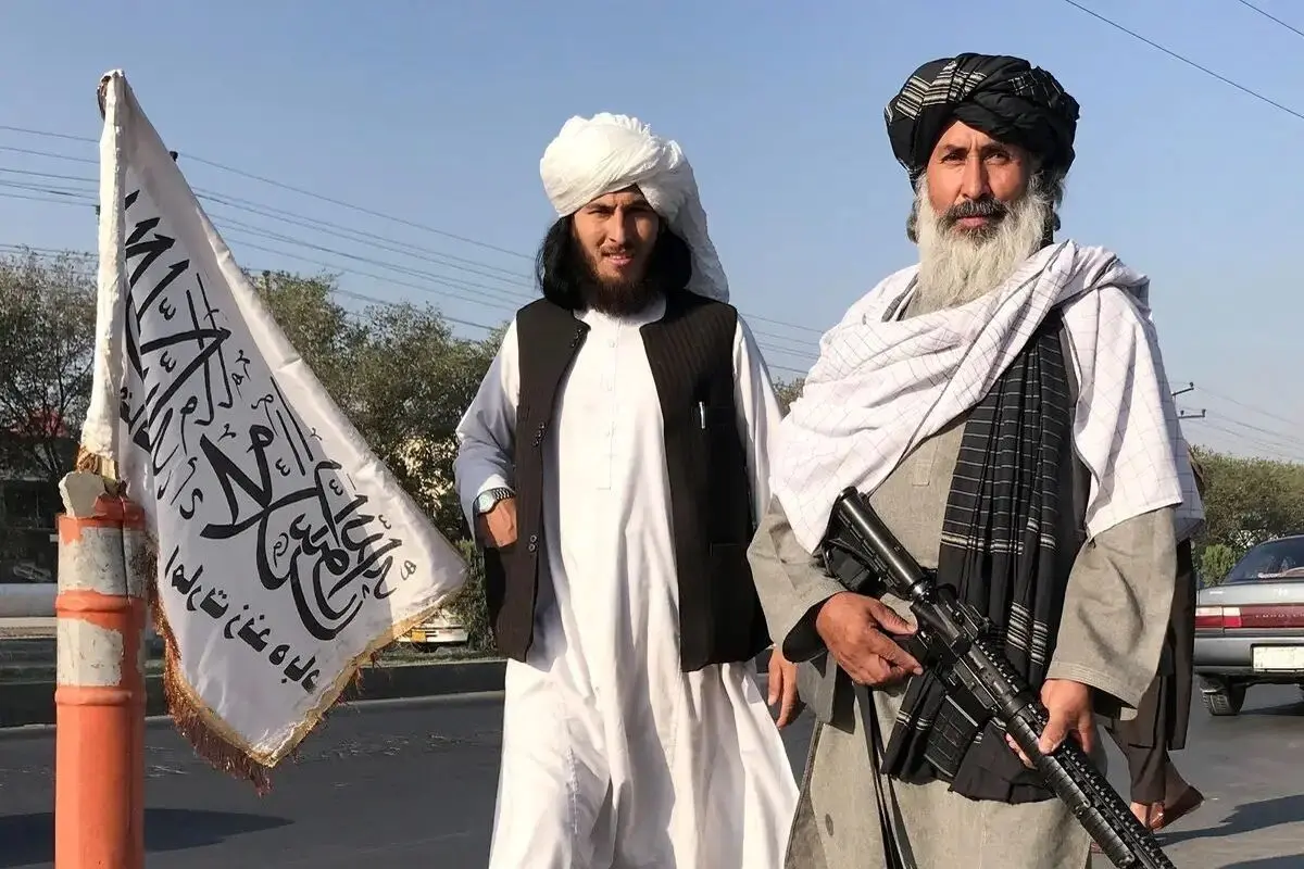 اتفاقی عجیب و باورنکردنی؛ حضور اعضای طالبان در نمایشگاه کتاب تهران + ویدئو