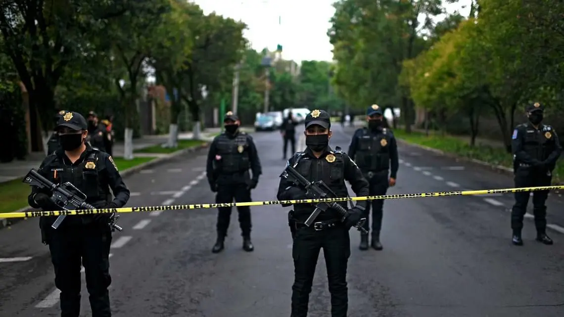 مجازات خودسرانه یک سارق در مکزیک؛ مجرم آتش زده شد!