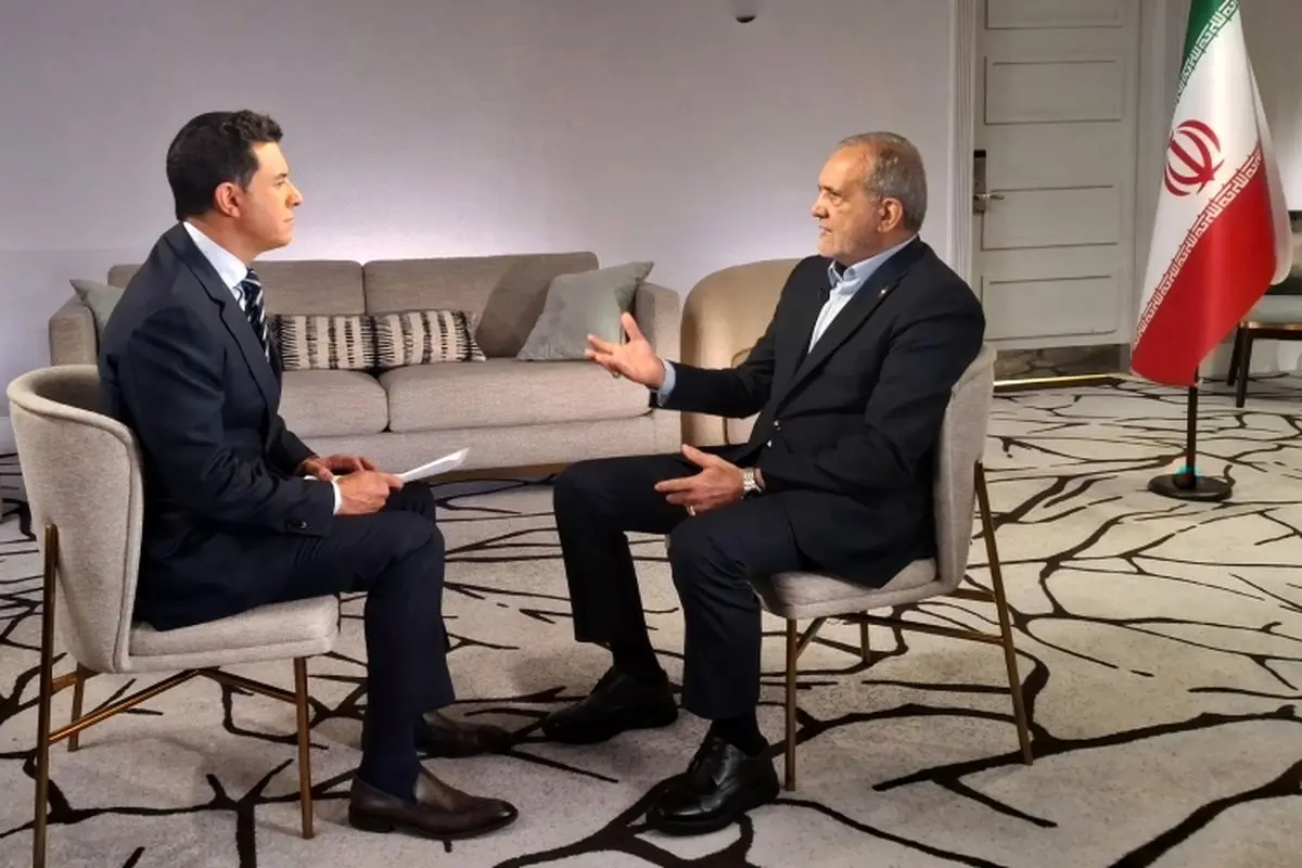 پاسخ پزشکیان به سوالی درباره مهسا امینی: موضع من درمورد این مسئله هیچ تغییری نکرده؛ انسان‌ها حق انتخاب دارند و این حق باید محترم شمرده شود/ نوع مدیریتی که در آن مقطع به کار گرفته شد، از نگاه من، مدیریت درستی نبود