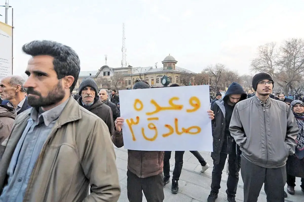 هشدار روزنامه جمهوری اسلامی نسبت به اقدامات یک گروه مشکوک داخلی در تخریب دولت