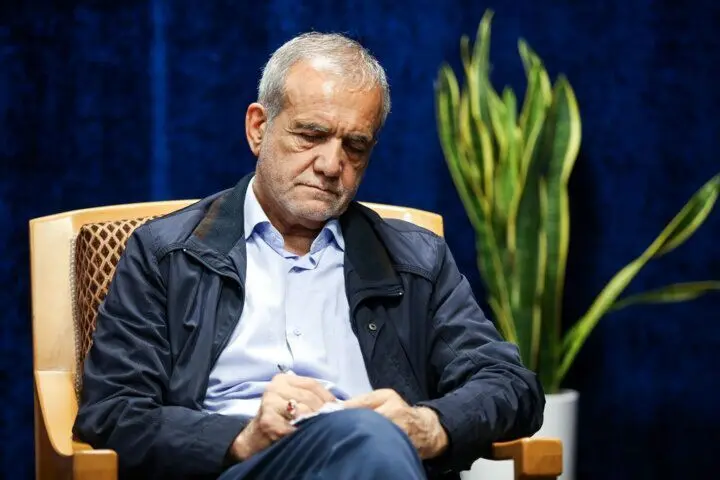 کسانی که این روزها پزشکیان را از نزدیک دیده‌اند می‌گویند رئیس‌جمهور با اکثریت ایرانیان عزادار است