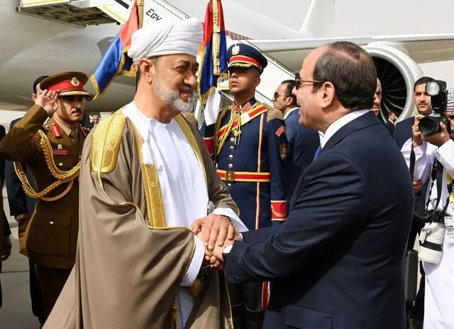 سفر سلطان عمان به قاهره برای وساطت میان ایران و مصر