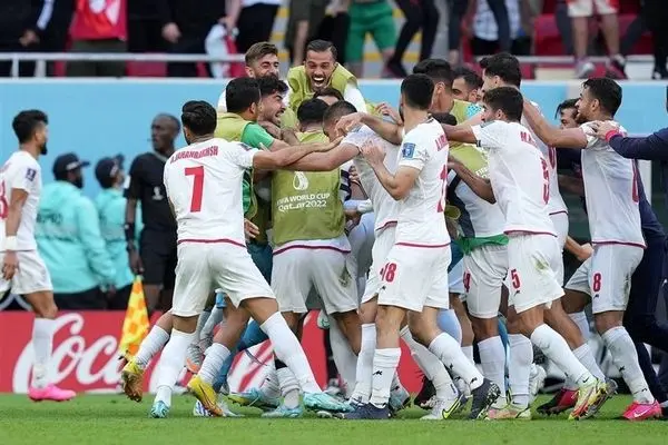 مردم کشمیر، یمن، عراق، افغانستان، فلسطین و لبنان پیروزی تیم فوتبال ایران را جشن گرفتند!