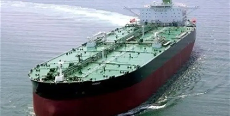 ادعای نیروی دریایی آمریکا: ایران سعی کرد دو نفتکش را در تنگه هرمز توقیف کند 