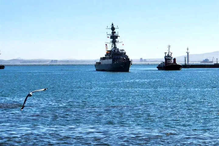 ویدئو | دلیل هشدار نیروی دریایی ارتش به زیردریایی آمریکایی برای عبور از سطح آب چه بود؟