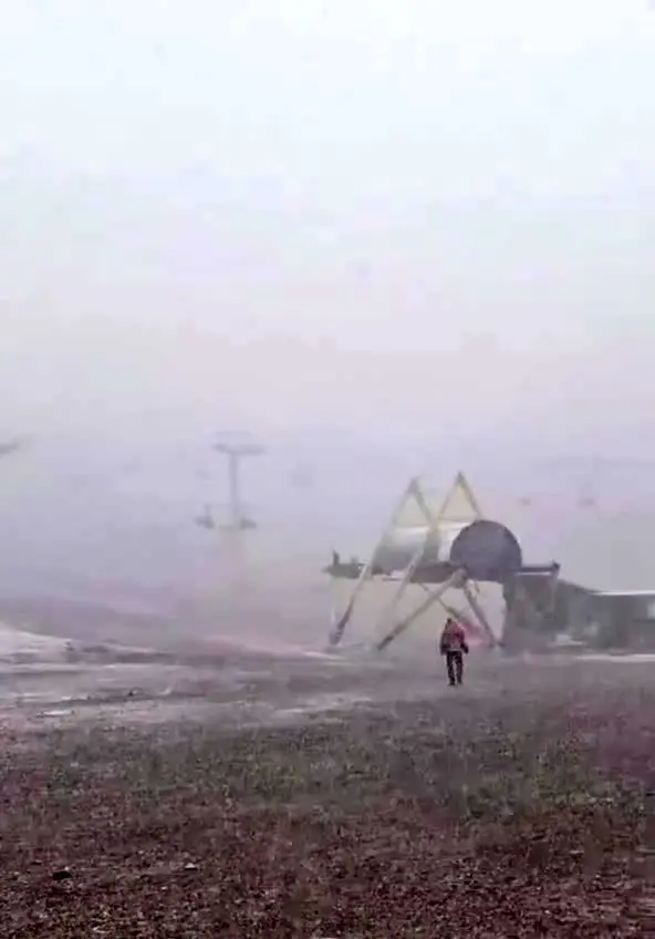 ویدئو/ بارش شدید برف در این منطقه تهران شنبه 17 خرداد