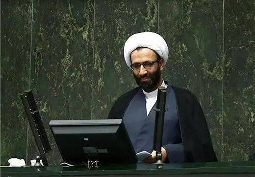 انتقاد عضو هیات رئیسه مجلس از اتهام رشوه‌گیری یک امام جمعه به نمایندگان