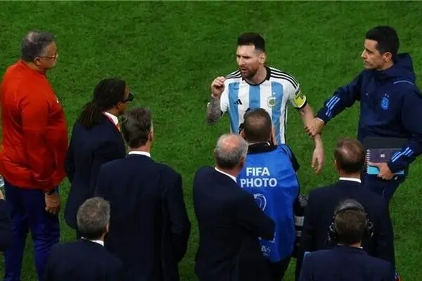 حواشی بازی آرژانتین و هلند؛ درگیری لفظی مسی با فان‌خال
