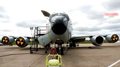 اعزام هواپیما کشف اورانیوم آمریکا به خاورمیانه؛ دابیلو سی-۱۳۵ کانستنت فینیکس چطور کار می‌کند؟ +‌ویدئو