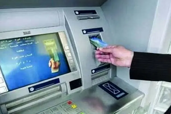 مردم نگران پول نقد نباشند/ بانک مرکزی به بانک‌ها پول نقد می‌دهد