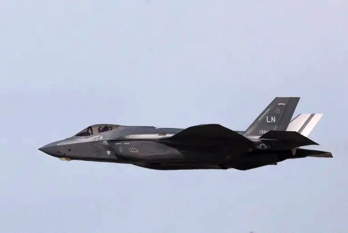 افشاگری سایت ایتالیایی: آمریکا با موفقیت، پرتاب یک بمب هسته‌ای تاکتیکی توسط جنگنده پنهانکار F-35A  را آزمایش کرد