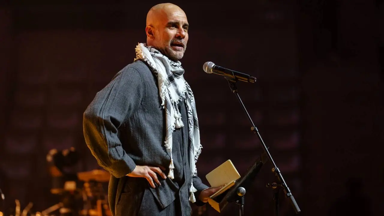 فوتبال،صحبت،مسائل،سياسي،ورزشكاران،تجاري،اجتماعي،گوارديولا،مر ...