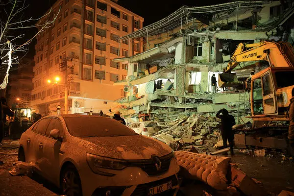 ویدئو| زمین‌لرزه یک دقیقه‌ای در ترکیه و تکان شدید بیمارستان هاتای