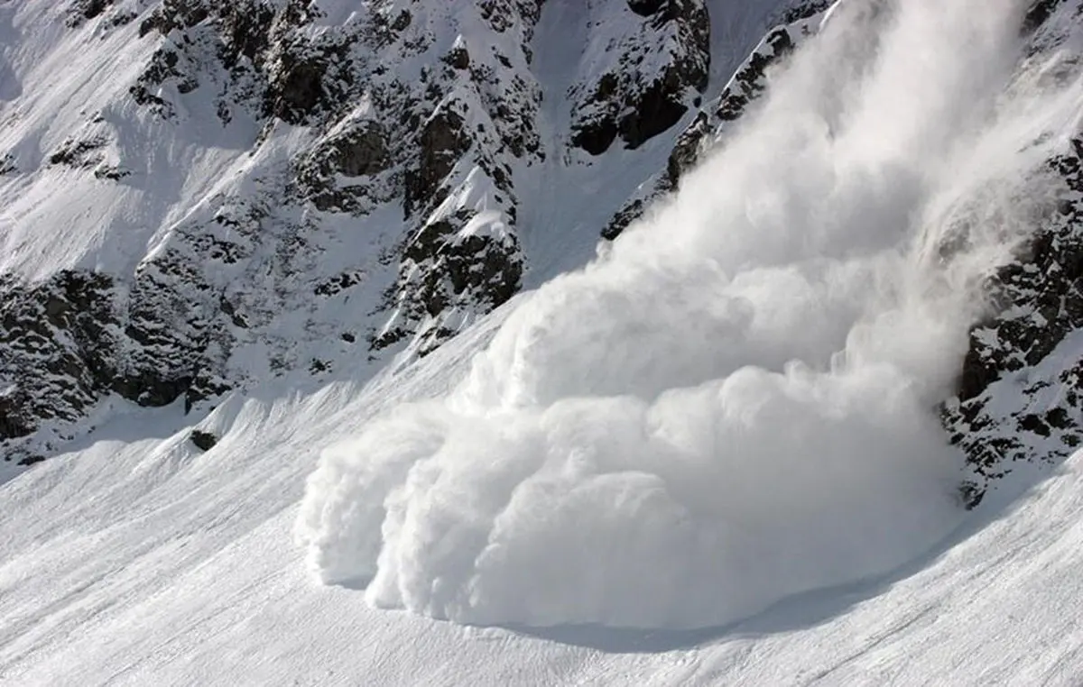 کولاک برف و خطر ریزش بهمن در ارتفاعات؛ شرایط برای کوهنوردی نامساعد است