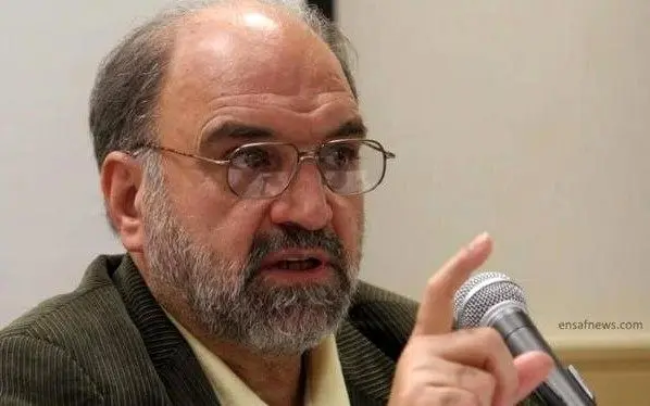 واکنش سروش به رضا پهلوی؛ پیرکودک بی‌فرهنگ و مجسمه خیانت به وطن