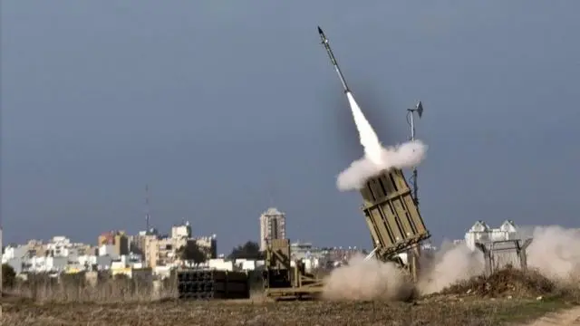 شنیده شدن صدای انفجارهای مهیب در آسمان غزه/ گنبد آهنین فعال شد