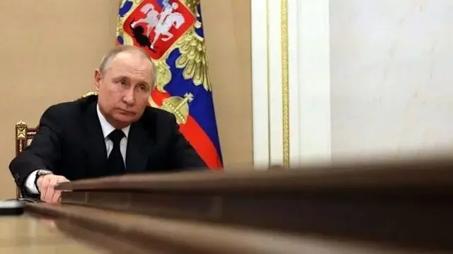 پوتین خودش را در روسیه دچار «خودانزوایی» کرده