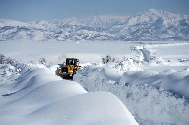 قطع دسترسی به صدها شهر و روستا در پی بارش شدید برف در ترکیه