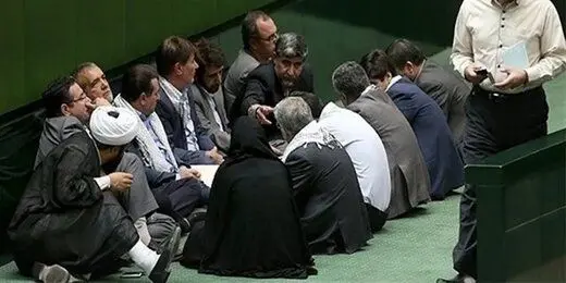 اینفوگرافیک|۱۰ نماینده مجلسی که سرنوشت لایحه حجاب دست آنان است و برای ۸۵ میلیون ایرانی تصمیم می‌گیرند