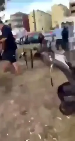 ببینید | تصاویری از مجروحین و کشته‌شدگان تیراندازی سیدنی در خیابان